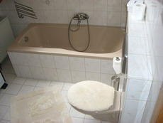 Badezimmer mit Wanne