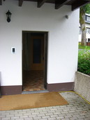 Ihr Eingang zur Wohnung und der untere Flur